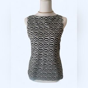 Talbots black & white sleeveless top with a unique pattern S Petite